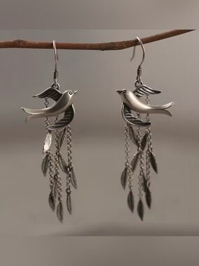NEW! Silver Bird Dangle Earrings - Vintage-Inspired. Unique Earrings 🕊️ A9-288
